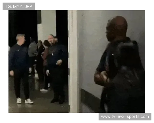 泰伦·卢发布会自我反思并点名全队需提升，泰伦卢新闻发布会gif